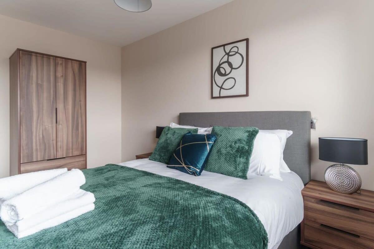 Bright 2 Bed Apartment Manchester - Sleeps 4 Exterior photo