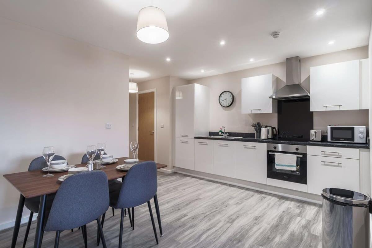 Bright 2 Bed Apartment Manchester - Sleeps 4 Exterior photo